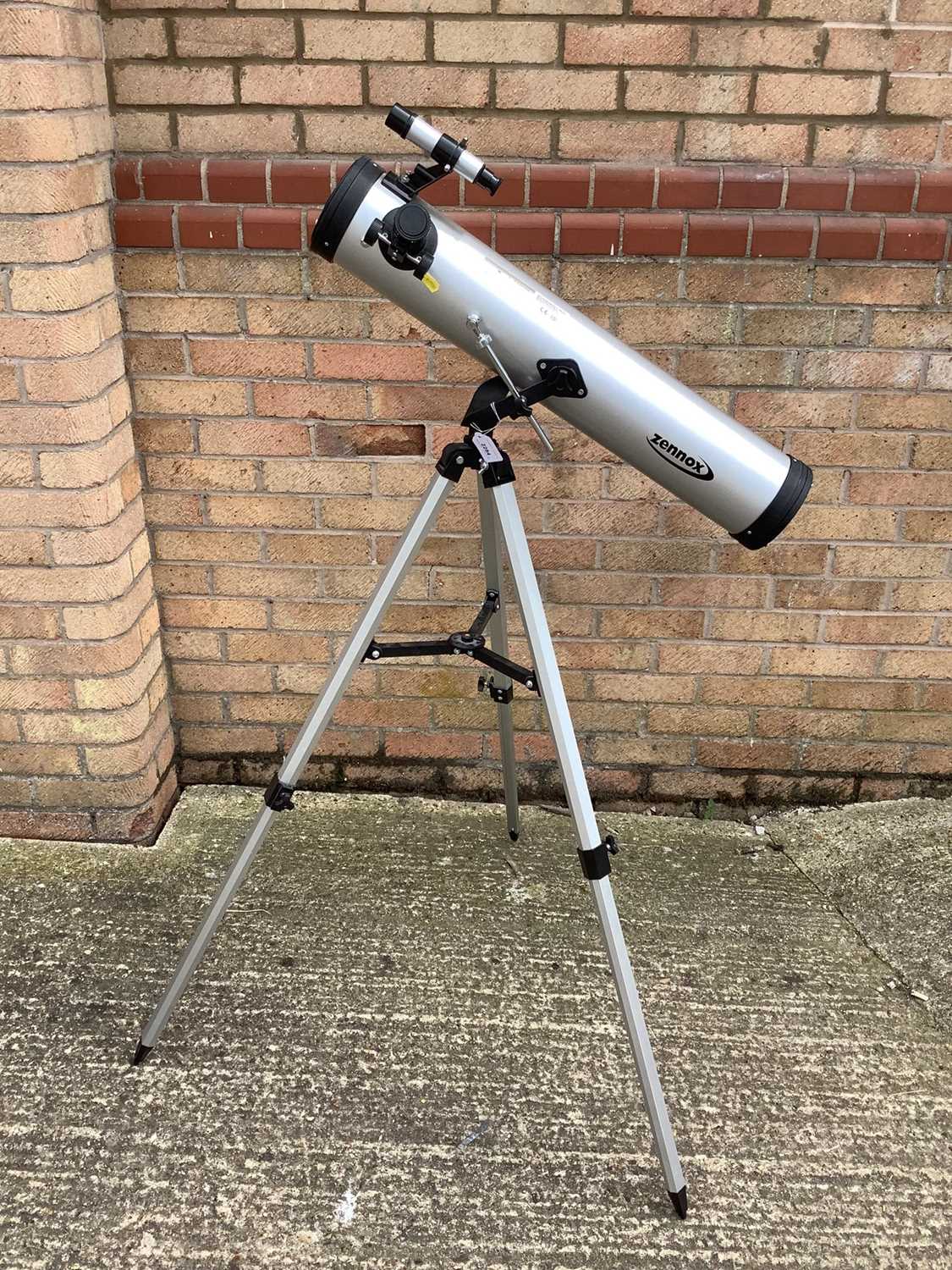 Lot 2284 - Zennox Telescope