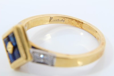 Lot 128 - Late 1970s Kutchinsky 18ct gold sapphire and diamond ring