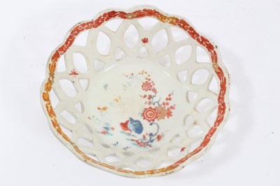 Lot 239 - Bow Two Quail pattern basket, c.1755, 14cm diameter