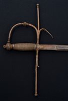 Lot 104 - 17th century Spanish rapier with copper ribbed...