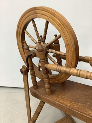 Lot 126 - Oak spinning wheel