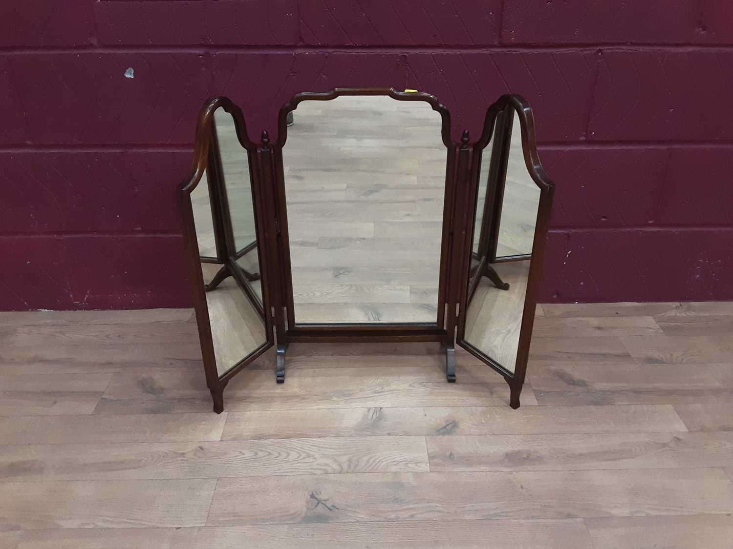 Lot 414 - Good quality mahogany framed triptych dressing table mirror, 84cm wide, 67.5cm deep