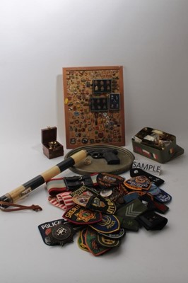 Lot 818 - Large collection of cloth Police badges, together with various pin badges and other Police related items (1 box)