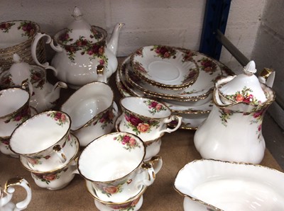 Lot 1079 - Royal Albert Old Country Roses pattern 12 place dinner service