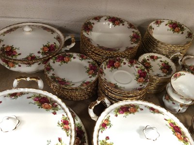 Lot 1079 - Royal Albert Old Country Roses pattern 12 place dinner service