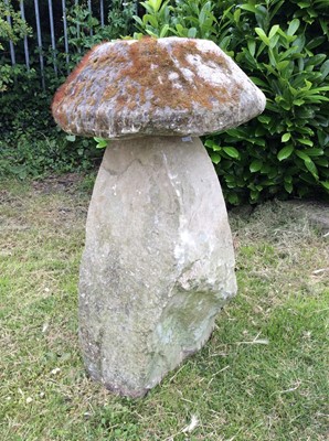 Lot 1532 - Antique staddle stone