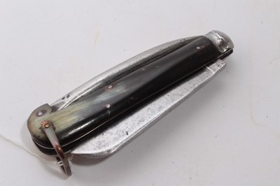 Lot 890 - Victorian military folding pocket knife with horn mounts by Hunter, Sheffield, stamped D2 and with broad arrow mark.