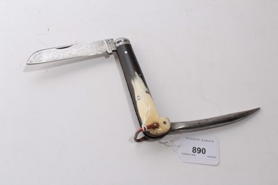 Lot 890 - Victorian military folding pocket knife with horn mounts by Hunter, Sheffield, stamped D2 and with broad arrow mark.