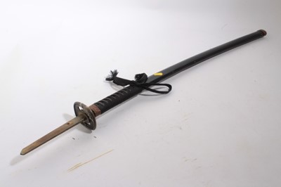 Lot 898 - Good quality contemporary Japanese Katana sword with curved watered steel blade, the tang unsigned, in black laquer scbbard, the blade 70cm in length (excluding tang)