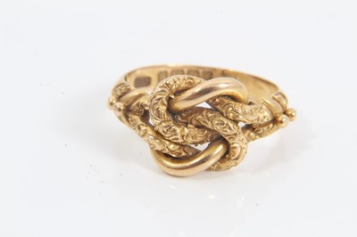 Lot 212 - 18ct gold double knot ring