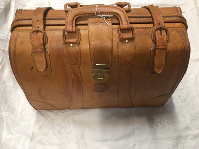 Lot 1969 - Vintge Luggage - Spirit of Saint Louis tan leather Gladstone style bag.