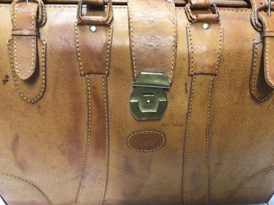 Lot 1969 - Vintge Luggage - Spirit of Saint Louis tan leather Gladstone style bag.