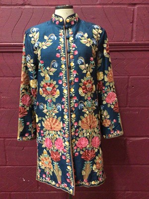 Lot 1971 - Ladies embroidered silk evening coat by designer Beatrice von Tresckow, stand up colar, silk covered button fastners and side slits.