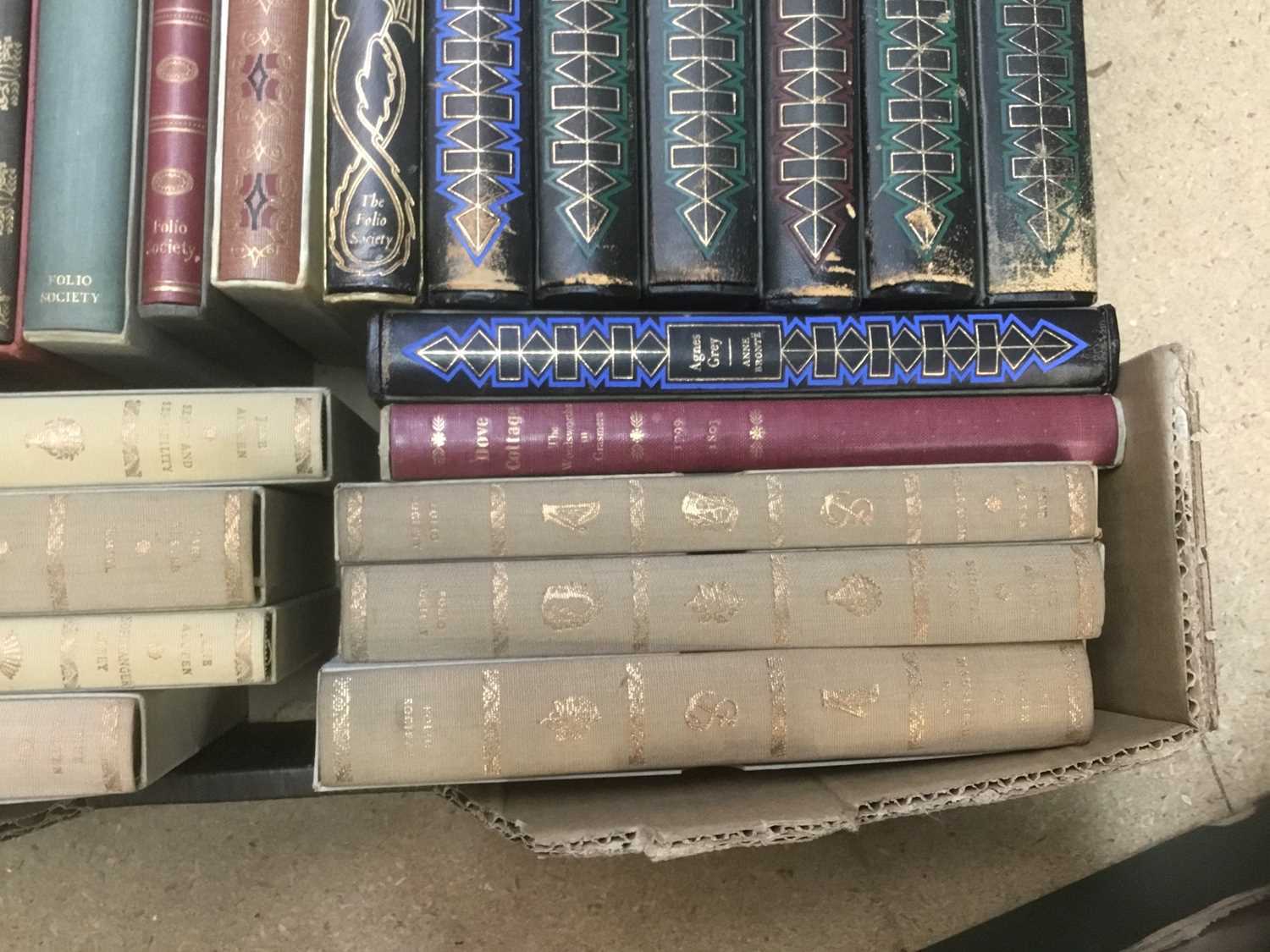 Lot 1515 - Folio society, new box of books, approximately 31 books including Works of Jane Austin and others