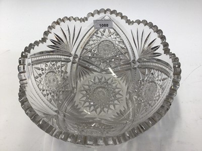 Lot 101 - Good quality cut glass bowl, 25cm diameter and a set of 10 similar smaller bowls