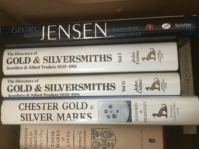 Lot 1524 - Box of silver collecting reference books