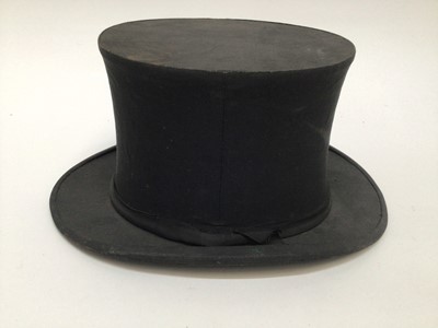 Lot 2003 - Gentlemen's collapsible top hat by Dunn & Co