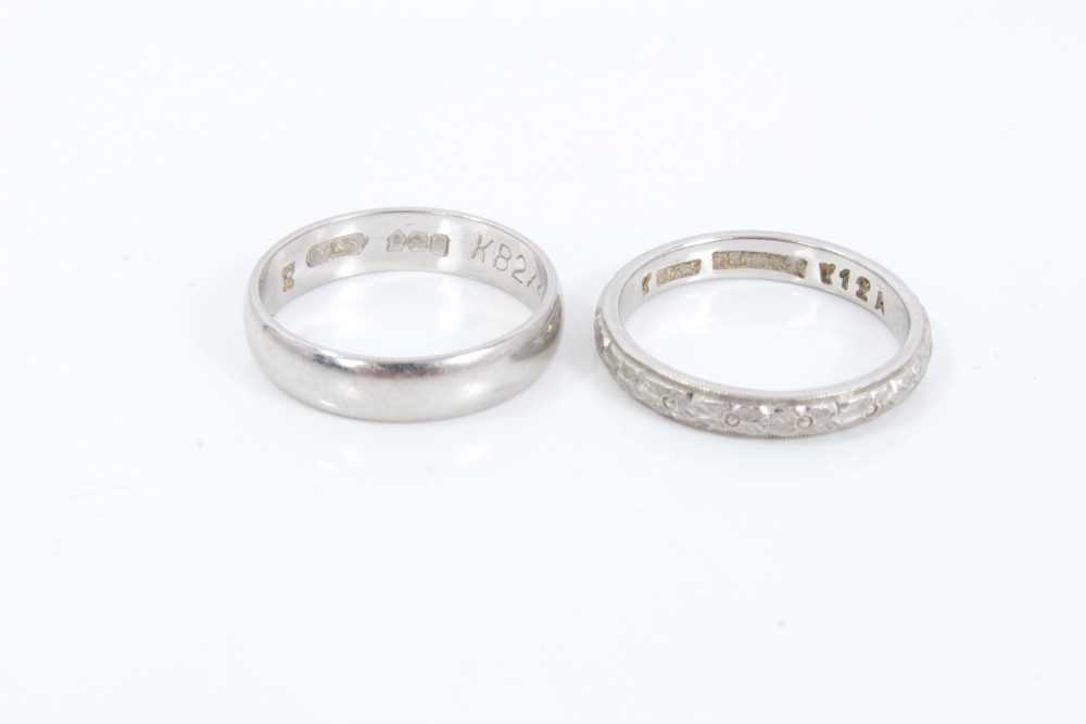 Lot 273 Two Platinum Wedding Rings   89129 0 Medium 