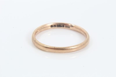 Lot 275 - 9ct gold wedding ring