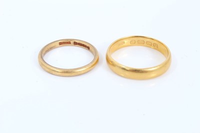 Lot 284 - Two 22ct gold wedding rings