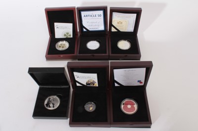 Lot 514 - World - Mixed silver coinage to include Australia proofs 'XXI Commonwealth Games - Queens Baton Relay' $5 2017, map shaped coin 'Great White' 2016, Guernsey 'The 80th Anniversary of The Kings Speec...