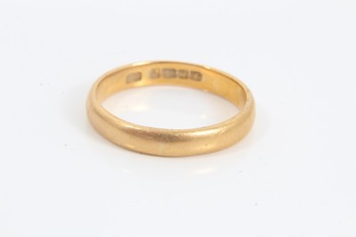 Lot 295 - 22ct gold wedding ring