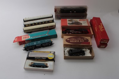 Lot 1686 - Selection of OO gauge railway and Graham Farish N gauge