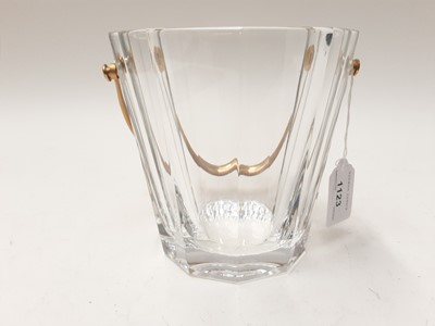 Lot 1123 - French Baccarat glass ice bucket with swing handle, 15cm high