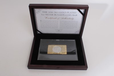 Lot 497 - United States - 24ct gold plated 5oz (fine) silver bullion coin bar 2016 (cased with certificate of authenticity) (1 coin)