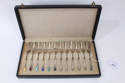 Lot 412 - Two sets of six Art Deco silver cake forks by Deakin & Francis Ltd, Birmingham 1941, in fitted case