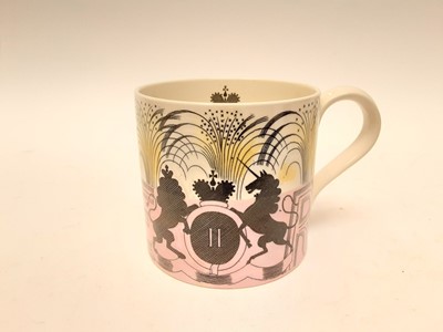 Lot 1171 - Wedgwood 1953 Elizabeth II Coronation mug designed by Eric Ravilious