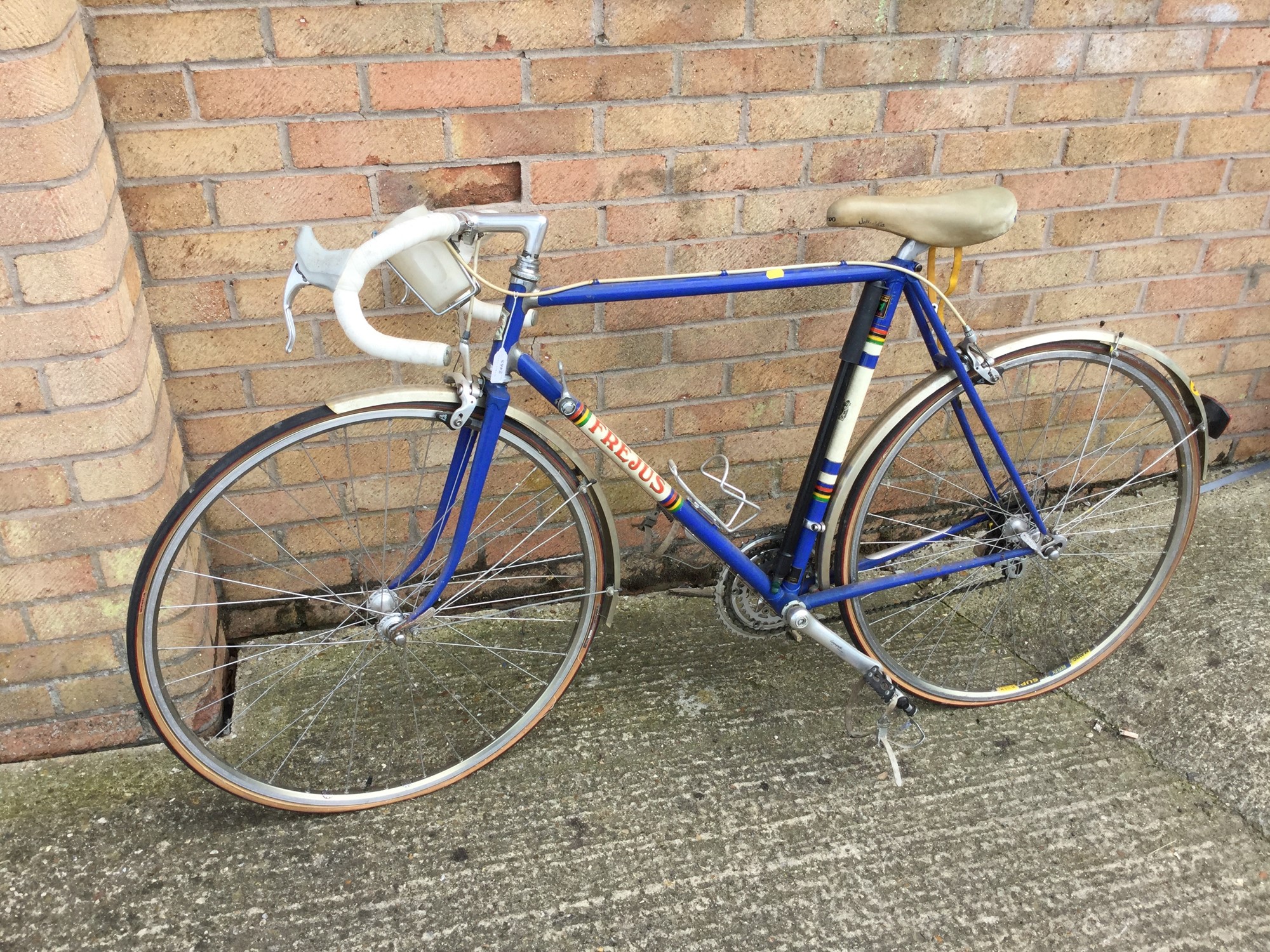 Lot 2463 Vintage road bike, with Frejus frame