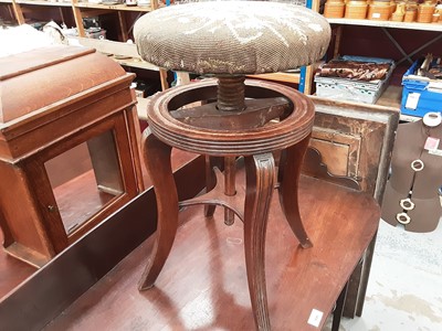 Lot 901 - 19th century mahogany adjustable piano stool