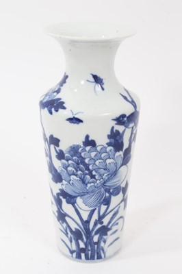 Lot 121 - Three Chinese blue and white vases