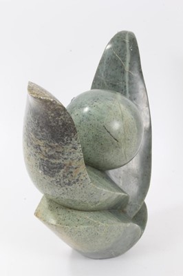 Lot 924 - Attributed to Tinashe Makaza (1972-2002), Zimbabwean, carved serpentine sculpture