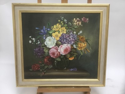 Lot 269 - Elizabeth Meek, 20th , oil on board - still life of summer flowers in a vase, signed, 38cm x 43cm, in gilt frame