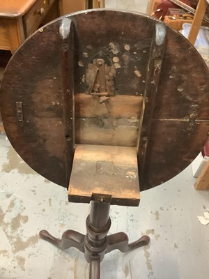 Lot 1016 - George III oak wine table with circular tilt top on tripod base