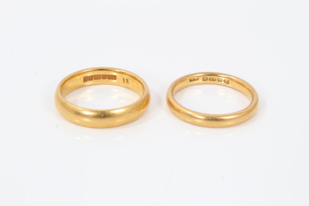 Lot 532 Two 22ct gold wedding rings