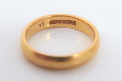 Lot 532 - Two 22ct gold wedding rings