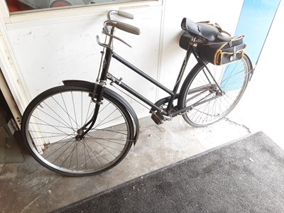 Lot 8 - Vintage ladies Curry bicycle