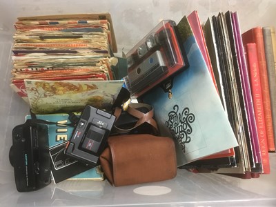 Lot 417 - Sundry items, to include single records, cameras, and vintage film and Royal memorabilia