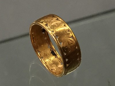 Lot 658 - 22ct gold wedding ring, 3.6 grams