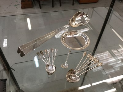 Lot 657 - Pair of Edwardian silver salad servers (London 1905) maker Goldsmiths & Silversmiths Co, together with a silver pin dish