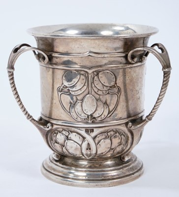 Lot 271 - Edwardian silver three-handled cup