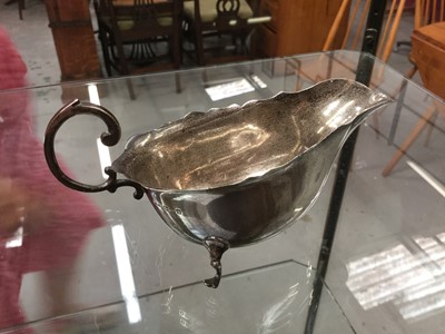 Lot 655 - George V Silver sauce boat (London 1917), maker Mappin & Webb