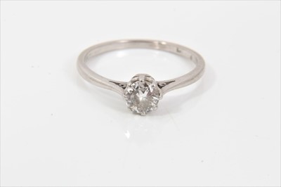 Lot 492 - Diamond single stone ring