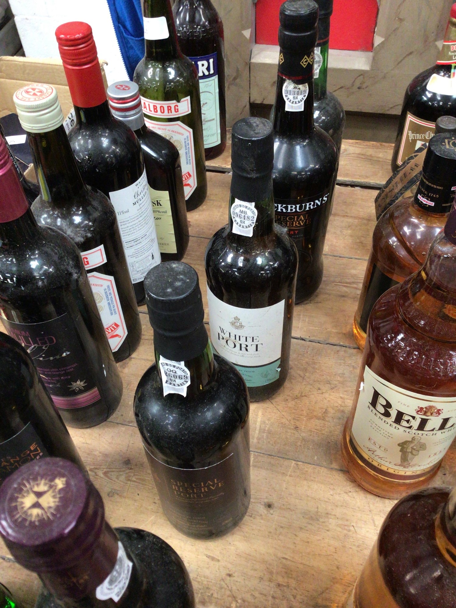 Lot 27 Six bottles of port, including Cockburn's and