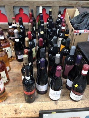 Lot 29 - 39 mixed bottles of wine