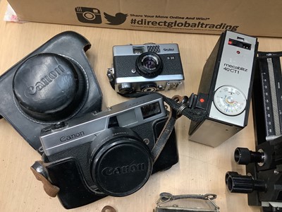 Lot 196 - Box of cameras and lenses