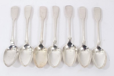 Lot 259 - Seven Georgian and later silver fiddle pattern teaspoons (7)